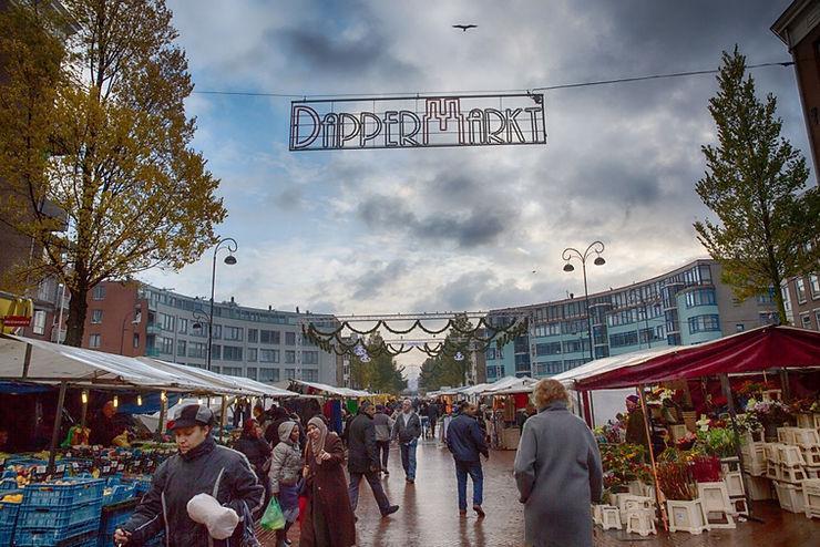 street food market in amsterdam