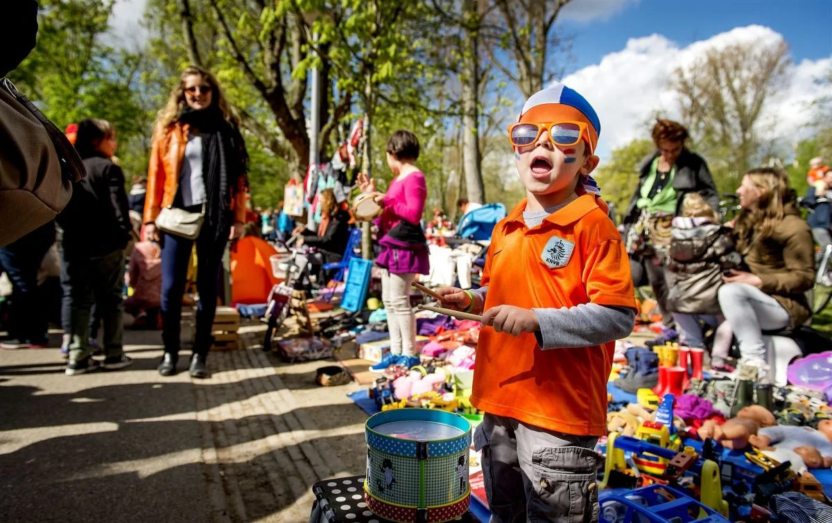 A true Dutch party - King's Day in Rotterdam