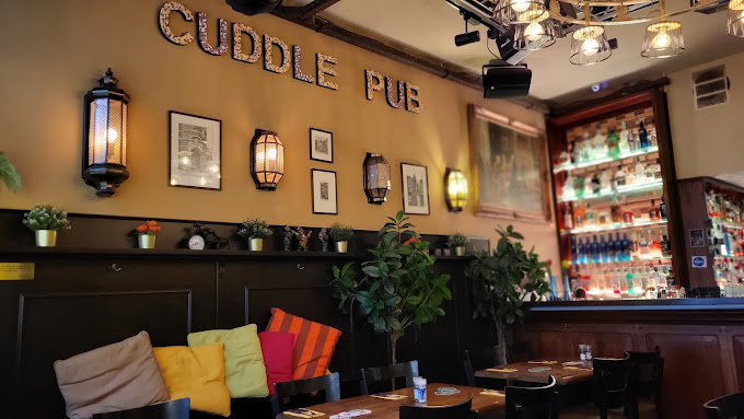 Cuddle Pub amsterdam3