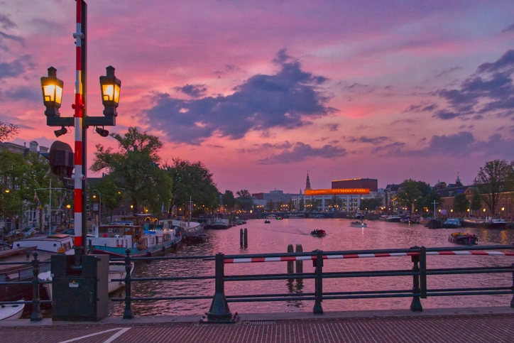 river-amstel-amsterdam-sunset